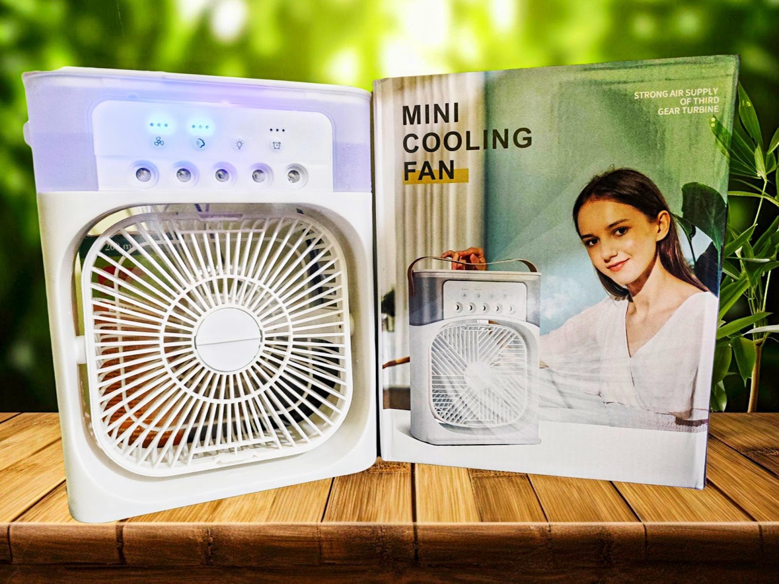 Ventilator portabil 3 in 1 cu pulverizare: racorire, umidificare si iluminare Glorio