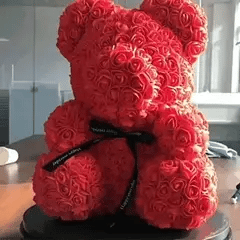 CADOU de Valentine's Day: Ursulet din trandafiri de sapun in cutie cadou, Inaltime 25cm Doimeseriasi.ro