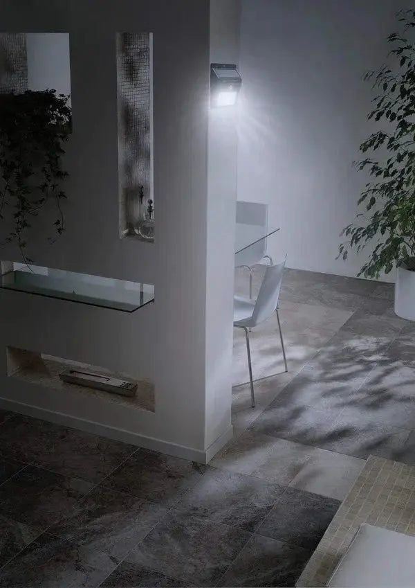Set 4 Lampi Cu Incarcare Solara, Senzor de Miscare si Crepuscular, 3 Moduri de Iluminare, 20 LED-uri Puternice Doimeseriasi.ro