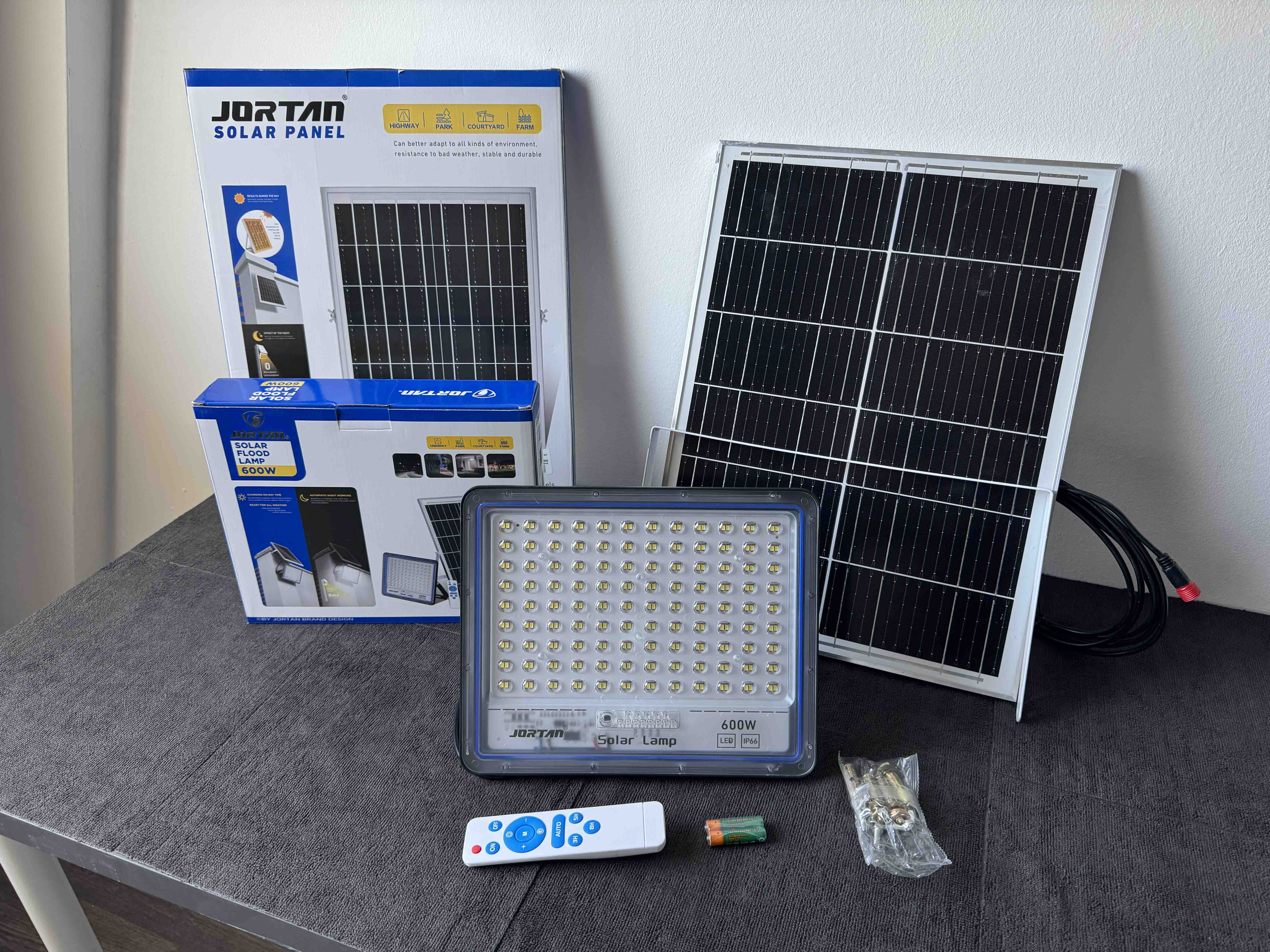 Proiector cu Panou Solar Jortan Blue 400W Glorio