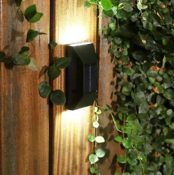 Set 2 Lampi Solare De Perete, 6 LED-uri Puternice si Senzor Crepuscular, Rezistente la Intemperii Doimeseriasi.ro