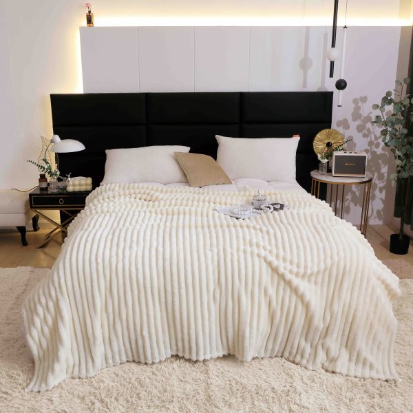 Pătură Cocolino Pufoasă cu Dungi – 200×230 cm, 100% Poliester, Model Uni Glorio