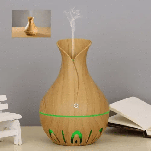 Difuzor de Aromaterapie cu Iluminare LED in 7 Culori, 300 ml + 12 uleiuri CADOU Doimeseriasi.ro