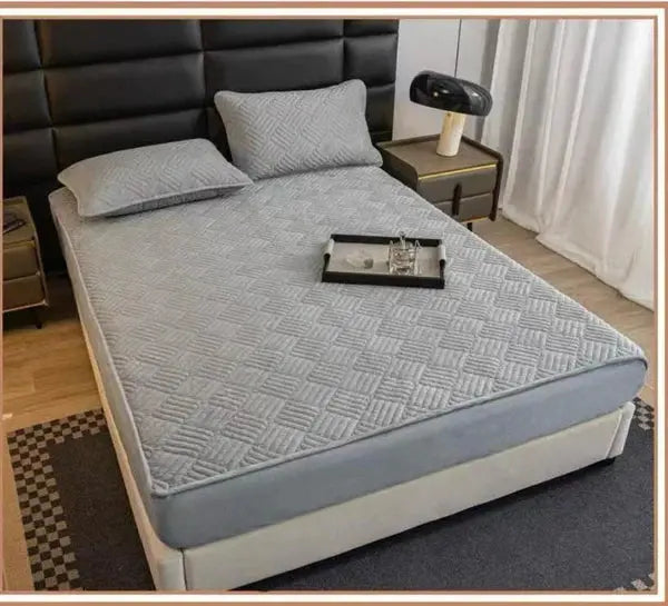 Topper Pentru Saltea, Cu Elastic, Material Tip Catifea, 160 X 200 cm + 2 Fete de Perna CADOU Doimeseriasi.ro