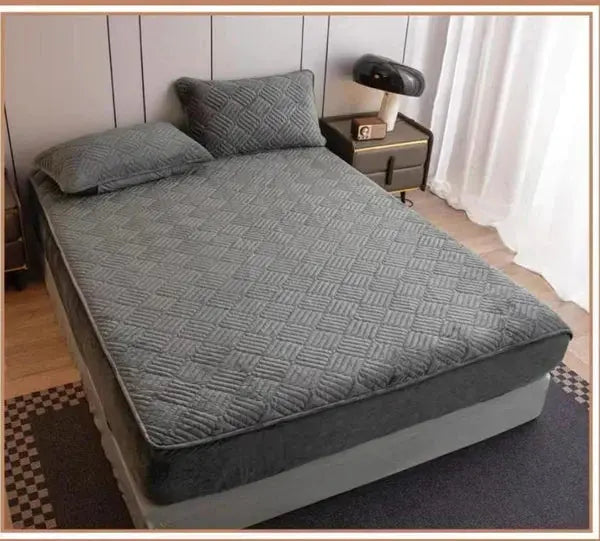 Topper Pentru Saltea, Cu Elastic, Material Tip Catifea, 160 X 200 cm + 2 Fete de Perna CADOU Doimeseriasi.ro
