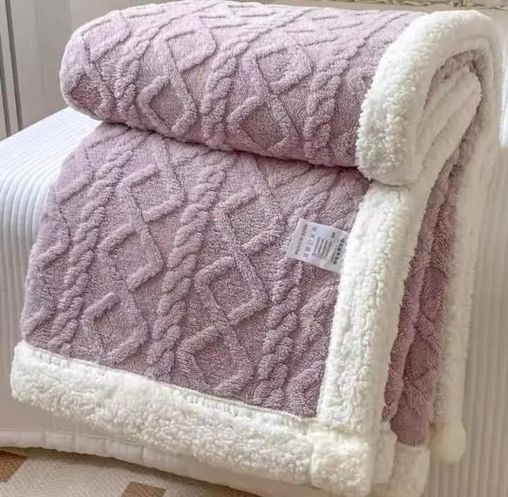 MODEL NOU: Patura Cocolino Groasa Dubla, Super Soft, Tip Tricotaj, cu Blanita, 200 x 230 cm + CADOU in VALOARE de 25 lei Doimeseriasi.ro