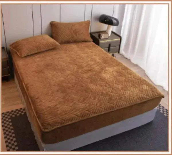 Topper Pentru Saltea, Cu Elastic, Material Tip Catifea, 160 X 200 cm + 2 Fete de Perna CADOU Doimeseriasi.ro