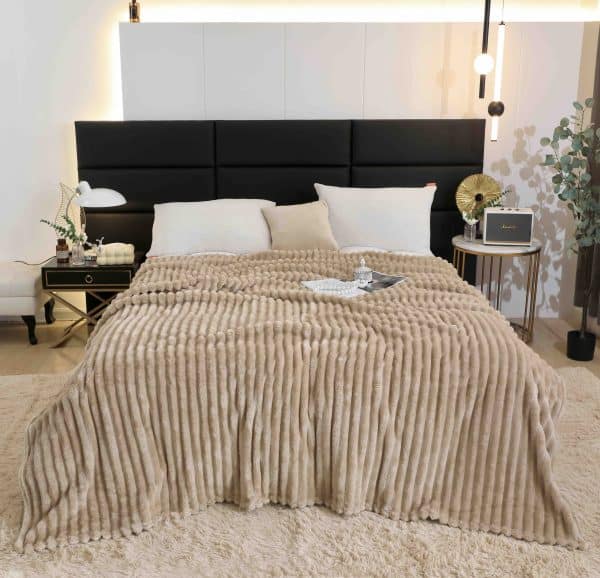 Pătură Cocolino Pufoasă cu Dungi – 200×230 cm, 100% Poliester, Model Uni Glorio