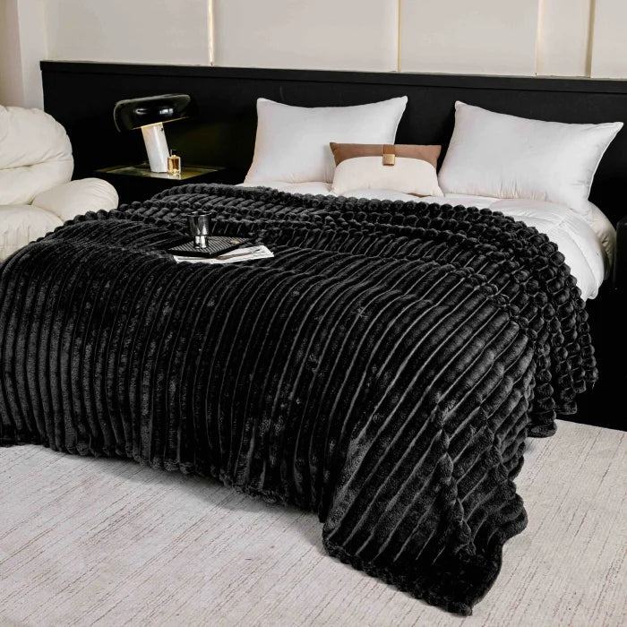 Pătură Cocolino Pufoasă cu Dungi – 200×230 cm, 100% Poliester, Model Uni Glorio