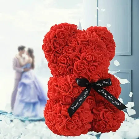 CADOU de Valentine's Day: Ursulet din trandafiri de sapun in cutie cadou, Inaltime 25cm Doimeseriasi.ro