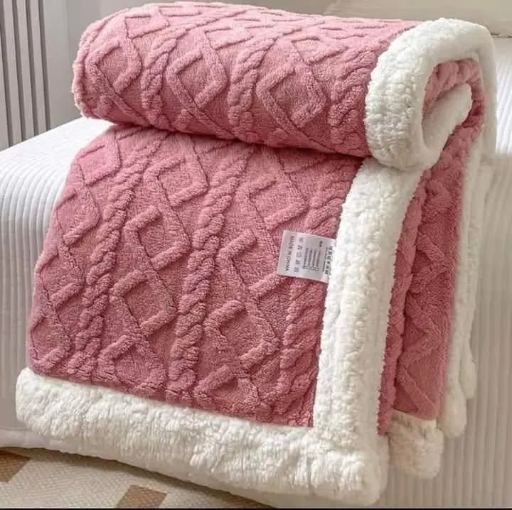 MODEL NOU: Patura Cocolino Groasa Dubla, Super Soft, Tip Tricotaj, cu Blanita, 200 x 230 cm + CADOU in VALOARE de 25 lei Doimeseriasi.ro