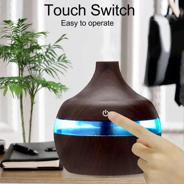 Difuzor Aromaterapie Cu Ultrasunete Si Umidificator Cu LED, 300 ml, Wenge + 12 uleiuri CADOU Doimeseriasi.ro